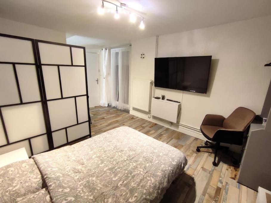 Appartement Grand Avec Jardin Et Entrée Privative à Noter Réservations De 3 Nuits Minimum