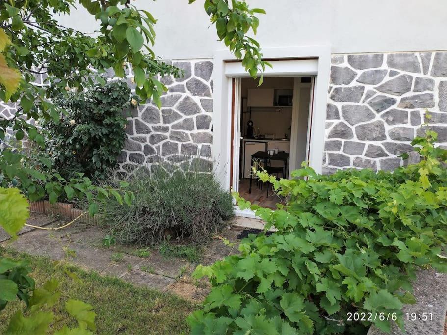 Appartement Grand Avec Jardin Et Entrée Privative à Noter Réservations De 3 Nuits Minimum Clermont-Ferrand